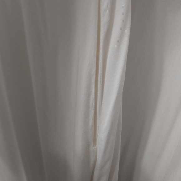 Sleeveless V-Neck White Maxi Dress - Picture 2 of 4